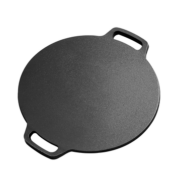 Palacinkarski tiganj od lijevanog željeza, debeo, bez poklopca, dubina 3 cm, s jednim dnom, pogodan za plinsku kuhinju.