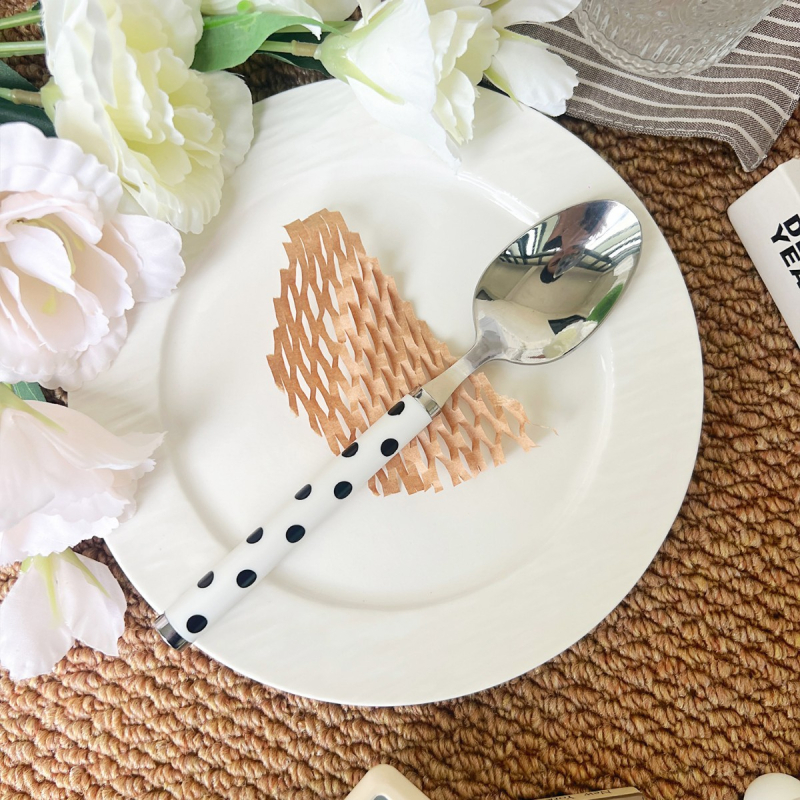 304 rozsdamentes acélból készült evőeszköz készlet: kés, villa és kanál, otthoni használatra, friss és aranyos stílus, torták, desszertek, steak és tészta számára