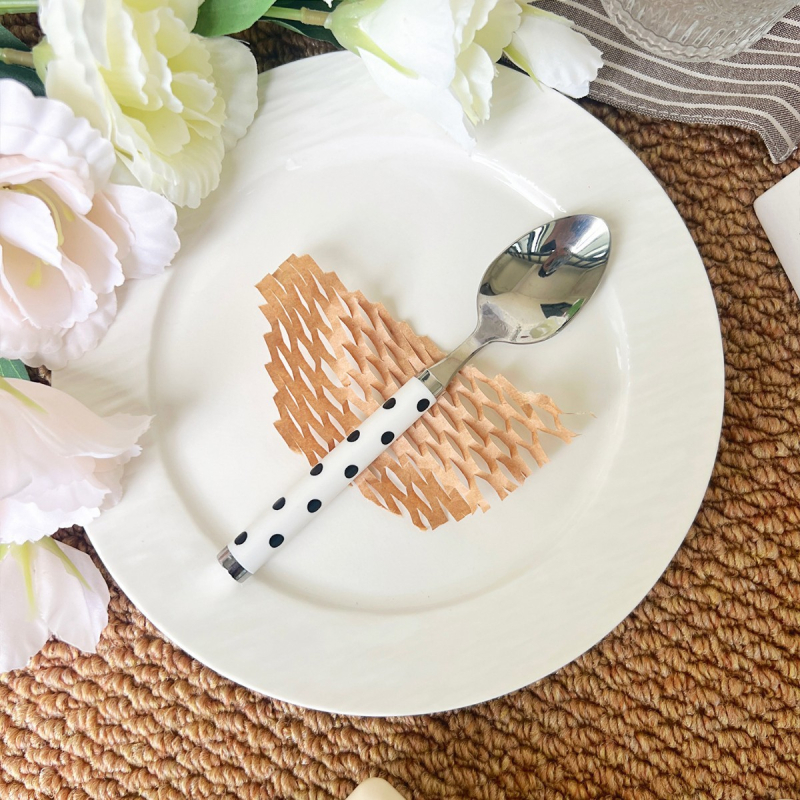 304 rozsdamentes acélból készült evőeszköz készlet: kés, villa és kanál, otthoni használatra, friss és aranyos stílus, torták, desszertek, steak és tészta számára