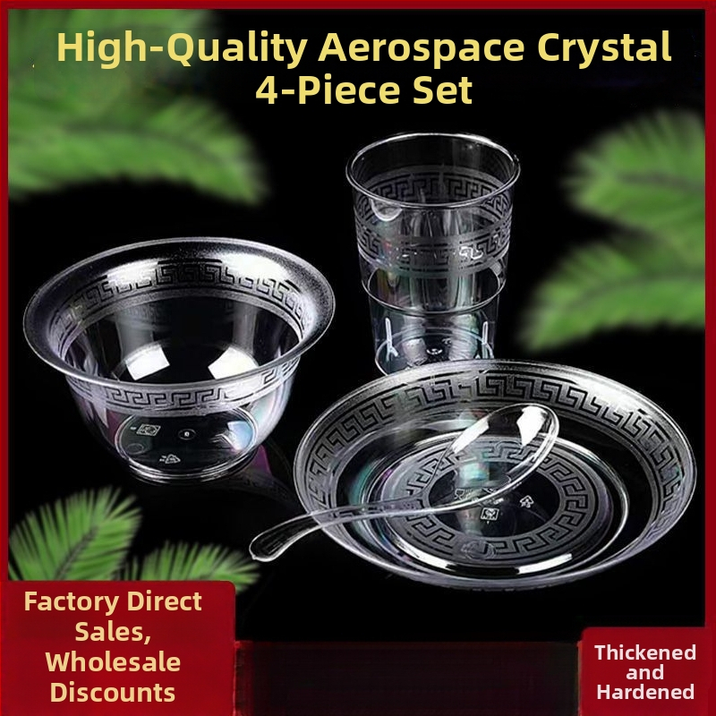 Jednorazový servis riadu — štvordielny set: misky, taniere, poháre a lyžičky; materiál: potravinársky plast; nie je biologicky rozložiteľný