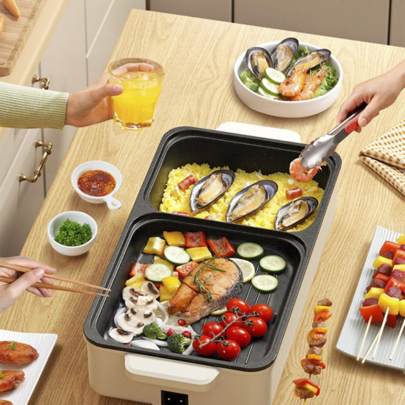 Grill electric și oală hot pot – all-in-one, 1200–1500W, capacitate 3–4 L, corp din plastic, prăjire, fierbere, sotare.