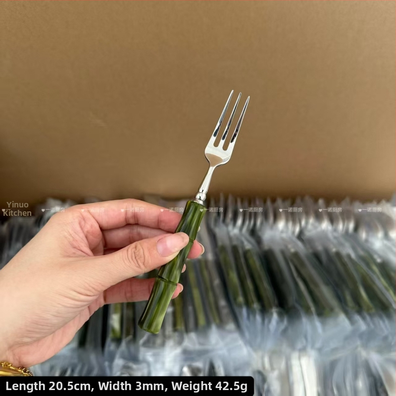 5-dielny súbor západného príboru z nehrdzavejúcej ocele – nôž na steak, vidlica, dezertná vidlička a lyžica – vysoký štýl, ľahký luxusný retro dizajn