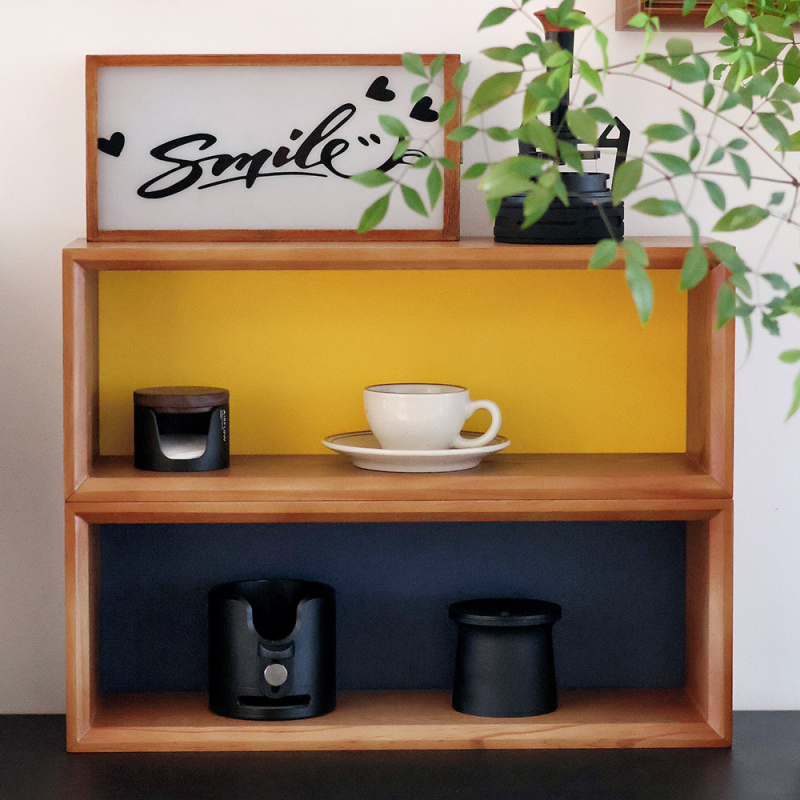 Teáscsésze-tároló polc — fa, japán stílusú asztali rendező, 1-szintű