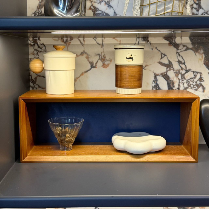 Teáscsésze-tároló polc — fa, japán stílusú asztali rendező, 1-szintű