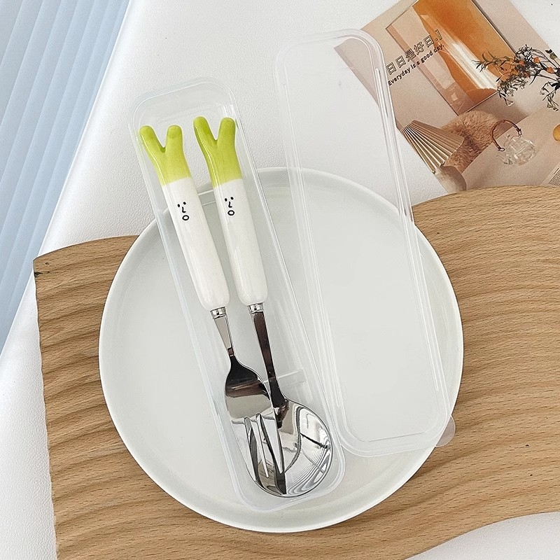 430 rozsdamentes acélból készült kanál, villa és evőpálcika készlet IN STYLE, tükrös felület, hordozható tároló tok