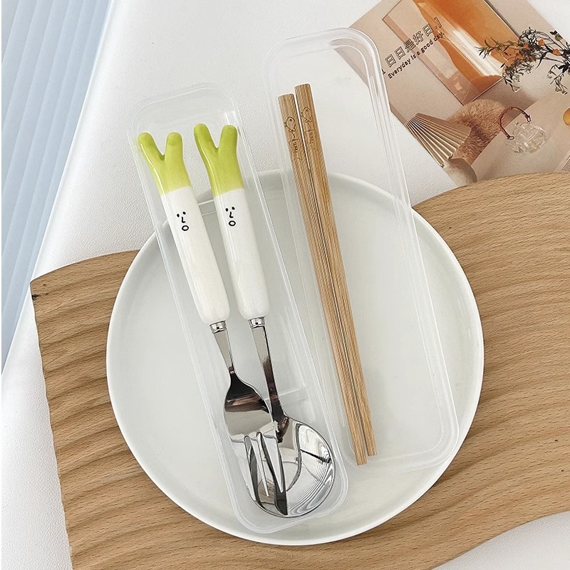 430 rozsdamentes acélból készült kanál, villa és evőpálcika készlet IN STYLE, tükrös felület, hordozható tároló tok