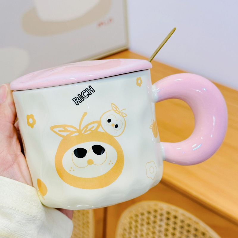 Set din patru pahare de sticlă borosilicată, cu capac și linguriță, model cu flori, cilindric cu mâner, rezistent la temperaturi înalte