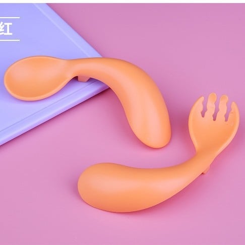 Dvodjelni set zakrivljenih žlica i vilica za bebe, plastika, 12 mjeseci i više, sladak stil