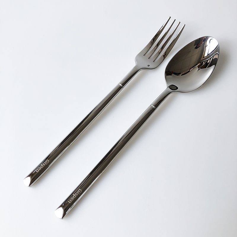 Set zapadnih pribora: nož, vilica i žlica, nehrđajući čelik, tri komada, ručna izrada, moderni minimalistički dizajn, blago defektan