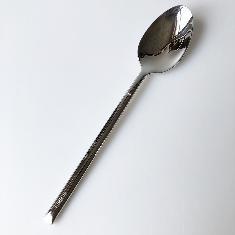 Set zapadnih pribora: nož, vilica i žlica, nehrđajući čelik, tri komada, ručna izrada, moderni minimalistički dizajn, blago defektan