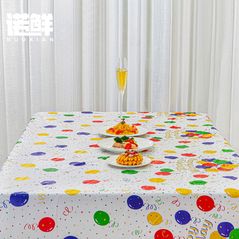 Еднократна покривка за маса от ПЭ пластмаса, удебелена, хранително качество, квадратна, за кетъринг и банкети