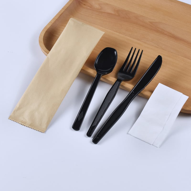 Jednokratni plastični set pribora (nož, vilica, žlica) – biorazgradiv, otisnuti logotip, prilagodba dostupna, debela žlica, pravokutni oblik