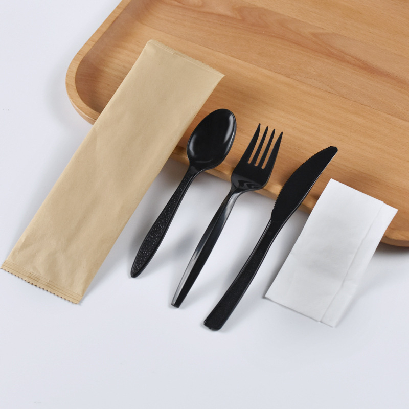 Jednokratni plastični set pribora (nož, vilica, žlica) – biorazgradiv, otisnuti logotip, prilagodba dostupna, debela žlica, pravokutni oblik