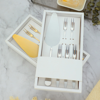 410 rozsdamentes acél desszertkészlet – modern, minimalist stílus; tükörfényes polírozás; testreszabás elérhető; tartalmaz torta kés, torta villa, torta kanál, fagylaltkanál és gyümölcs villa