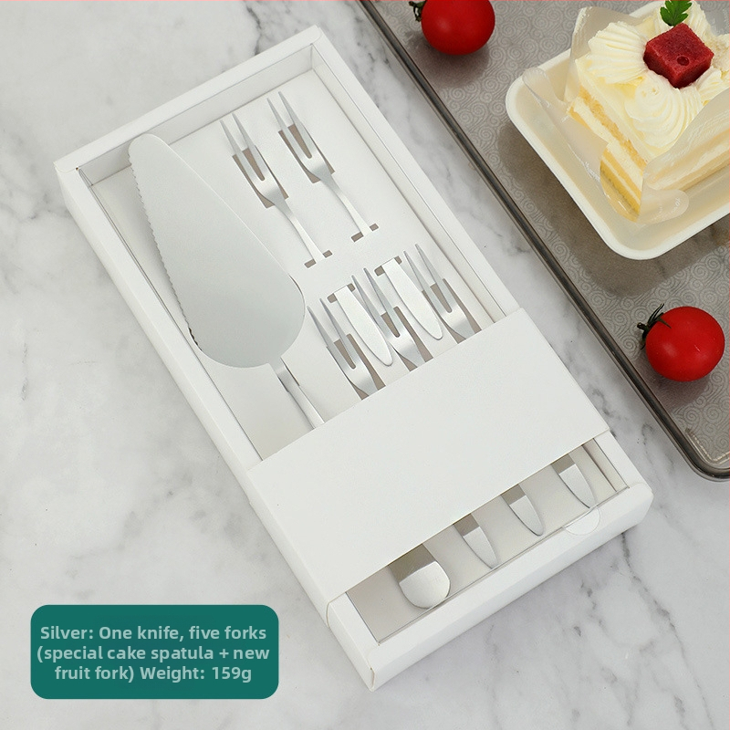 410 rozsdamentes acél desszertkészlet – modern, minimalist stílus; tükörfényes polírozás; testreszabás elérhető; tartalmaz torta kés, torta villa, torta kanál, fagylaltkanál és gyümölcs villa