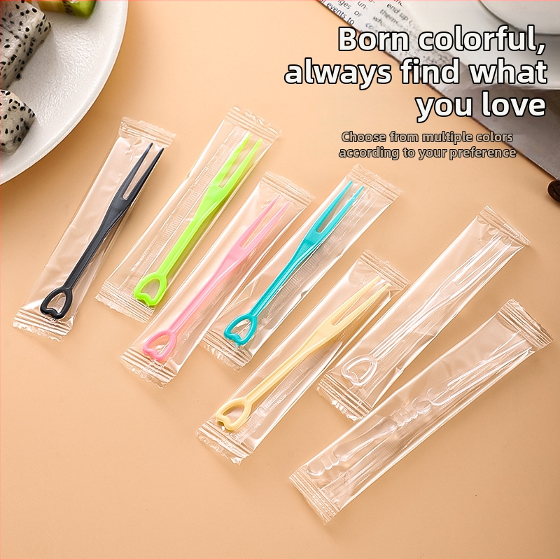 Jednorazová vidlička na ovocie z PS plastu, individuálne balená, 100–200 ks na balenie, vhodná do mikrovlnky, hmotnosť 0,55 g na kus