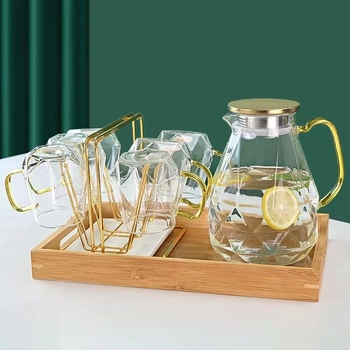 Σετ μπουκάλι κρύου νερού με γυάλινα ποτήρια — μοντέρνο μινιμαλιστικό στυλ, υφή σφυρήλατη, κατάλληλο για χυμό, γάλα, τσάι και κρύο νερό, έτοιμο για δώρο