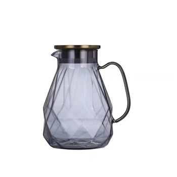 Σετ μπουκάλι κρύου νερού με γυάλινα ποτήρια — μοντέρνο μινιμαλιστικό στυλ, υφή σφυρήλατη, κατάλληλο για χυμό, γάλα, τσάι και κρύο νερό, έτοιμο για δώρο