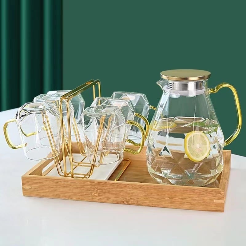 Σετ μπουκάλι κρύου νερού με γυάλινα ποτήρια — μοντέρνο μινιμαλιστικό στυλ, υφή σφυρήλατη, κατάλληλο για χυμό, γάλα, τσάι και κρύο νερό, έτοιμο για δώρο