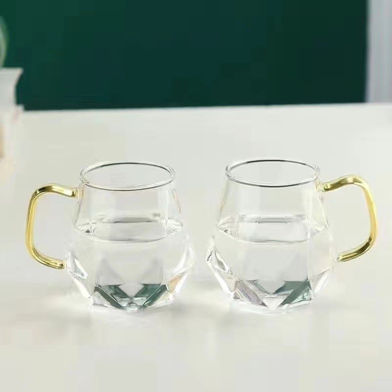 Σετ μπουκάλι κρύου νερού με γυάλινα ποτήρια — μοντέρνο μινιμαλιστικό στυλ, υφή σφυρήλατη, κατάλληλο για χυμό, γάλα, τσάι και κρύο νερό, έτοιμο για δώρο