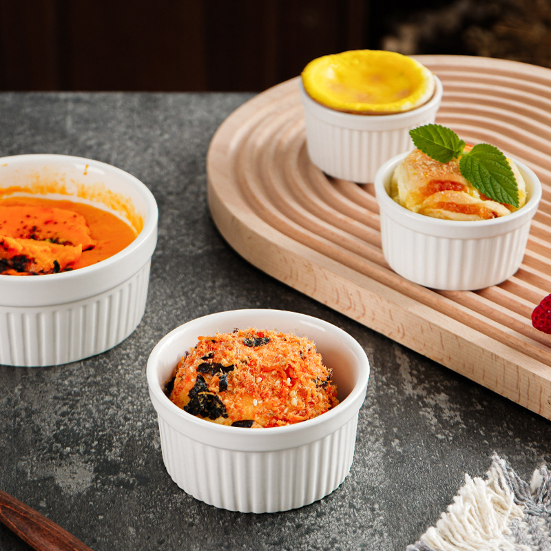 Porcelanska zdjelica za sufle i desert, okrugli oblik, moderni minimalistički stil, mikrotalasna pećnica kompatibilna