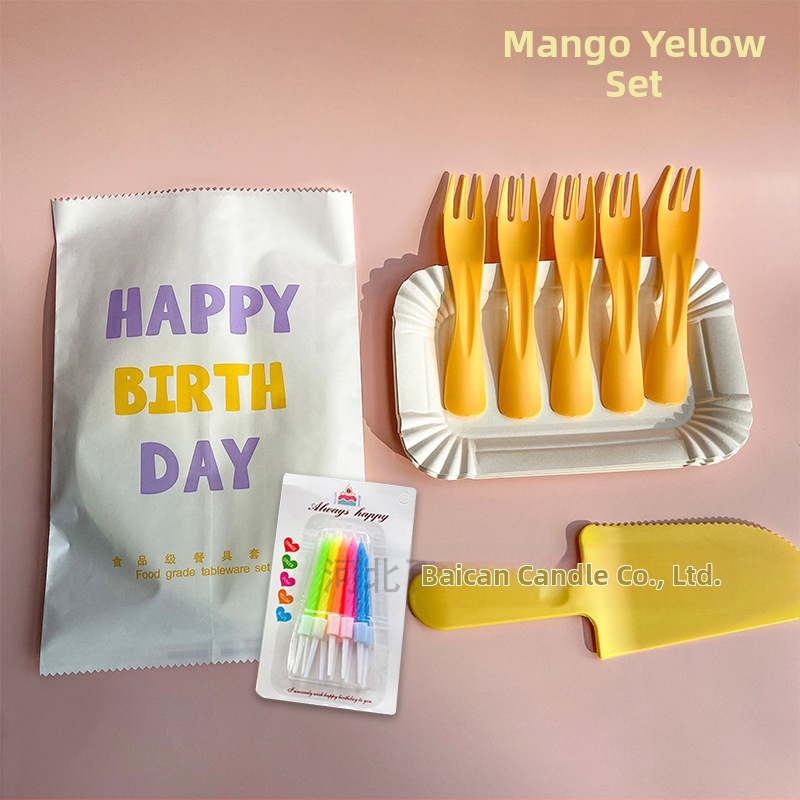 Jednorazový plastový súbor príborov a podnos na tortu – obdĺžnikový tvar – možnosť potlače loga – 300 súprav v balení