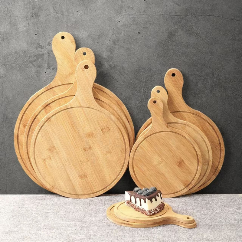 Ruisi drvena okrugla ploča za pizzu s drškom, gravirana površina, za restoran (kruh, desert, sushi, torta)