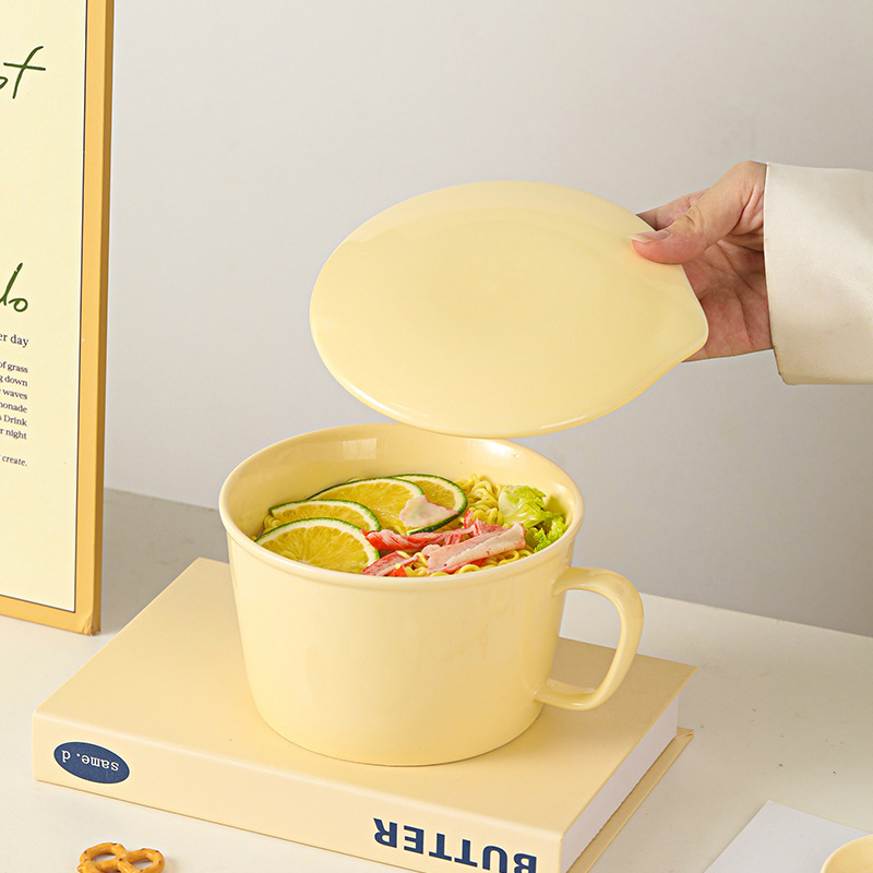 Porcelanska zdjela za rezance s poklopcem i držačem, pogodna za mikrovalnu pećnicu, japanski stil