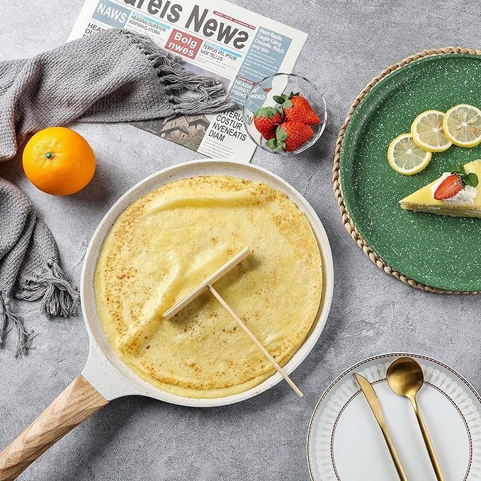 Neprijanjajući tava za palačinke i knedle, aluminijska legura, složeno dno, kompatibilan s plinskim i indukcijskim pločama