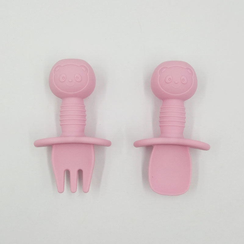 Silikonski set dječjih vilica i žlica – kratka drška, mekani, 2 komada, sladak jednostavan stil