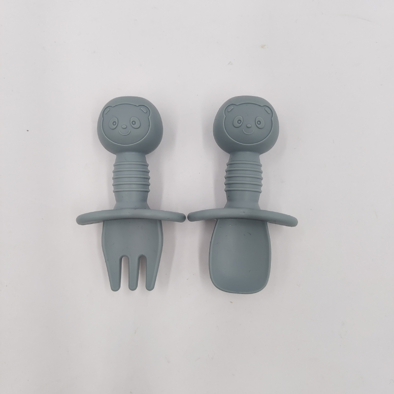 Silikonski set dječjih vilica i žlica – kratka drška, mekani, 2 komada, sladak jednostavan stil