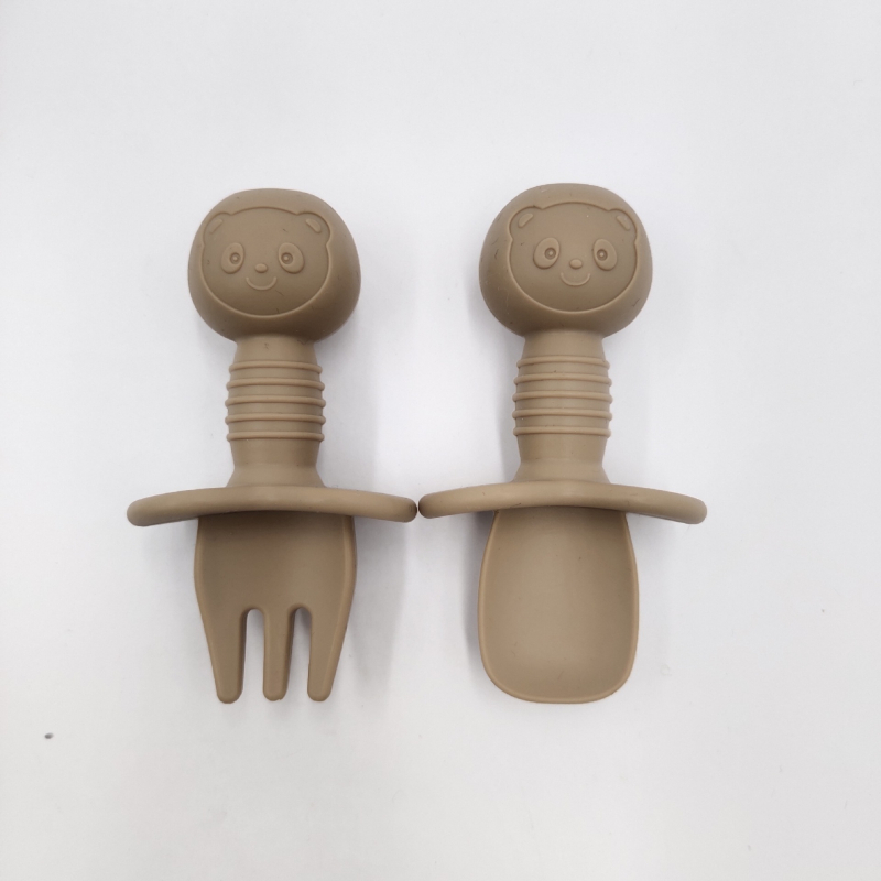 Silikonski set dječjih vilica i žlica – kratka drška, mekani, 2 komada, sladak jednostavan stil