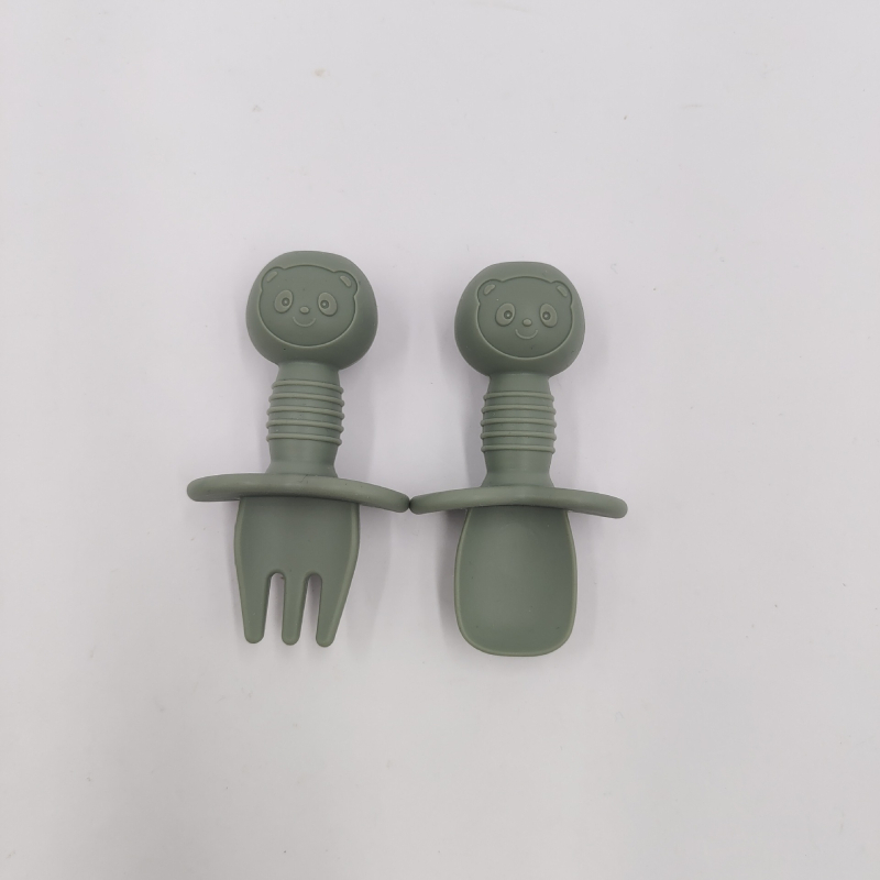 Silikonski set dječjih vilica i žlica – kratka drška, mekani, 2 komada, sladak jednostavan stil