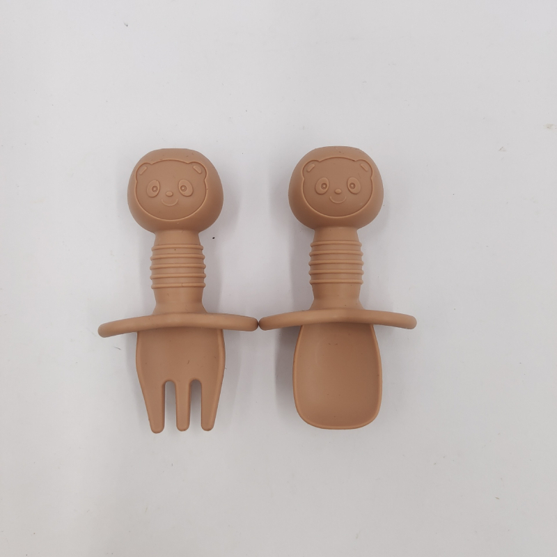 Silikonski set dječjih vilica i žlica – kratka drška, mekani, 2 komada, sladak jednostavan stil