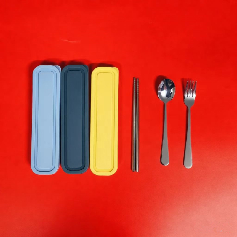 3-dijelni prijenosni set pribora od 304 nehrđajućeg čelika: vilica, žlica i štapići za jelo, ogledno-polirani završetak, minimalistički modern stil