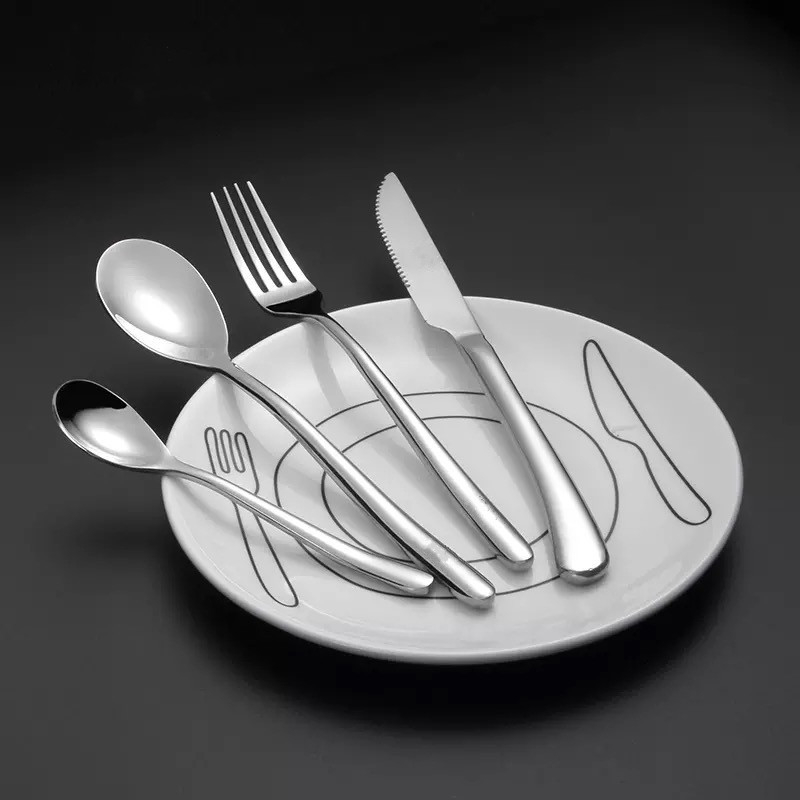 Zapadni set posuđa za stol s nožem za steak, vilicom i žlicom – nehrđajući čelik 201, poliranje ogledalom, stil lagani luksuz retro, mogućnost tiskanja logotipa