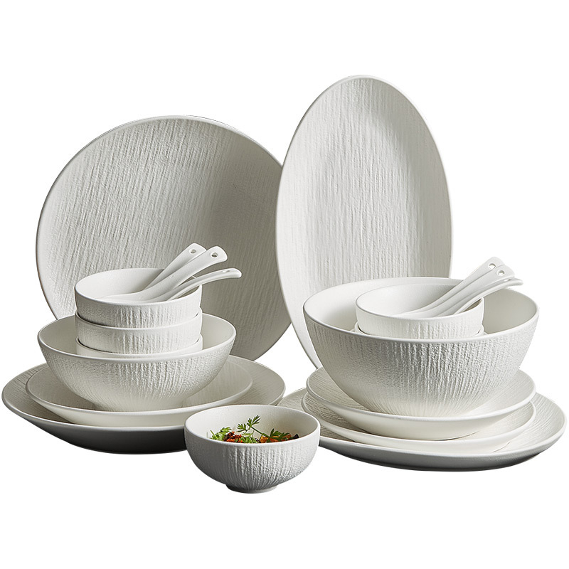Porcelanski set posuđa s zdjelama, tanjurima i štapićima za jelo; jednostavan stil, okrugli oblik, jednofarbni uzorak; marka YOGEHOME