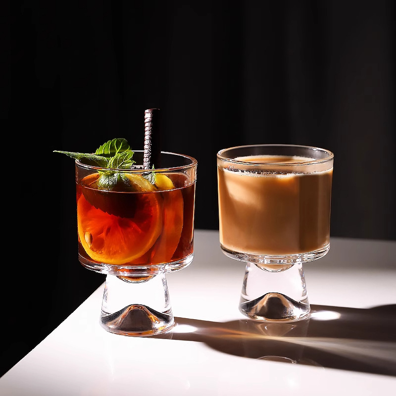 Visoko čašica za desert od običnog stakla za jogurt, sladoled, milkshake i mousse; kružni, jednovrstni dizajn; moguć tisak logotipa; prilagodba dostupna; pakiranje u papirnatu kutiju