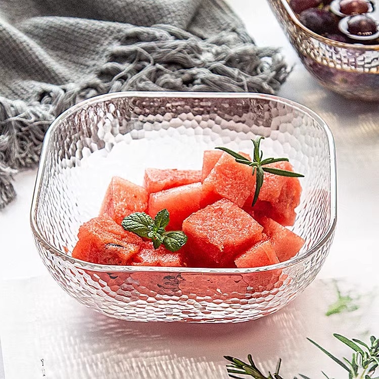 Salatnjak od soda-lime stakla, četvrtastog oblika, jedinstven uzorak, moderan minimalistički stil, nije pogodna za mikrovalnu pećnicu.