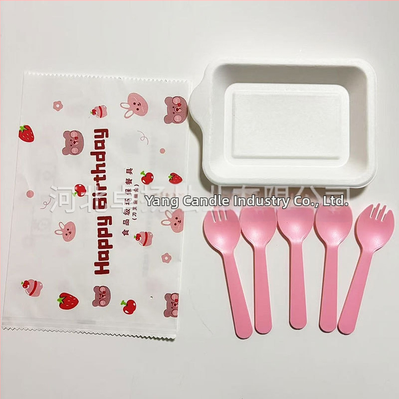 Jednorazová súprava nožov a vidličiek na tortu a tanier — plast, biologicky odbúrateľný, obdĺžnikový tvar, s potlačeným logom, prispôsobiteľný