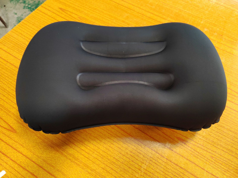Idle Nafukiva jastučnica za putovanja i aktivnosti na otvorenom, punilo poliester/nylon, licencirana privatna marka, težina 0,0–0,5 kg