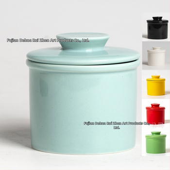 Keramická dóza na maslo s vekom, moderný minimalistický dizajn, prispôsobiteľné, prémiová kvalita, značka RZ