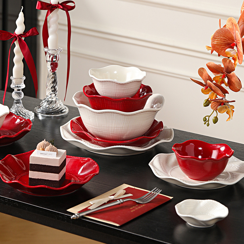 Keramički set posuđa (zdjele i tanjuri) — moderan minimalistički dizajn, jednobojna glazirana površina, prikladno za mikrovalnu, mogućnost prilagodbe