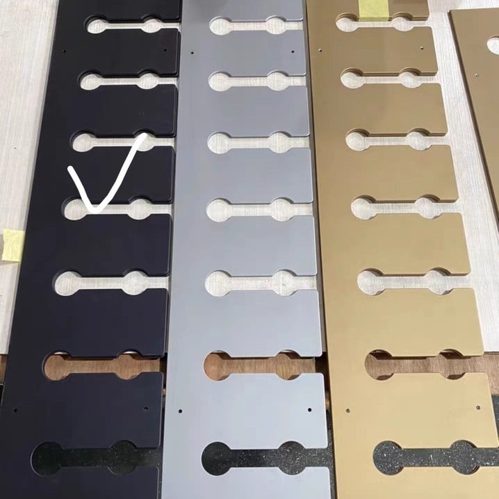 Raft pentru pahare de vin - aliaj de aluminiu, montat pe perete, 5 mm grosime, stil modern minimalist