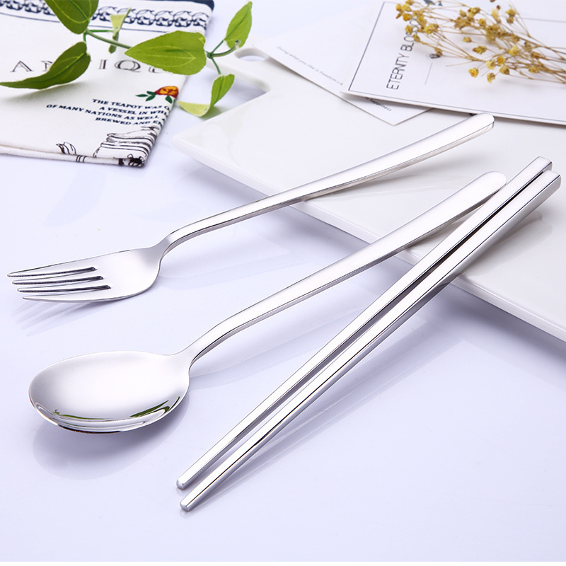 Set portabil din oțel inoxidabil 304, stil coreean, 3 piese: bețișoare, lingură și furculiță — design minimalist modern, ideal pentru călătorii