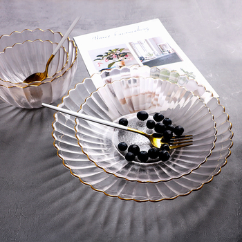 Stakleni set tanjuri i zdjela s oblikom latica cvijeta i prugastim uzorkom, uključuje pladanj za voće i desertni tanjur, staklo otporno na toplinu