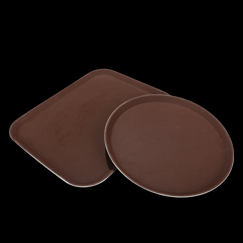 Műanyag kör alakú tál az étkezésekhez, modern és minimális stílus, nyomtatott logóval, mikrohullámú sütőhöz nem alkalmas, 2018-ban debütált.