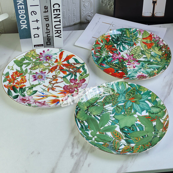 Set posuđa od kostnog porcelana s cvjetnim uzorkom na premazanom završnom sloju, lagani luksuzni retro stil; pakiranje u dvije kutije, mogućnost prilagođavanja