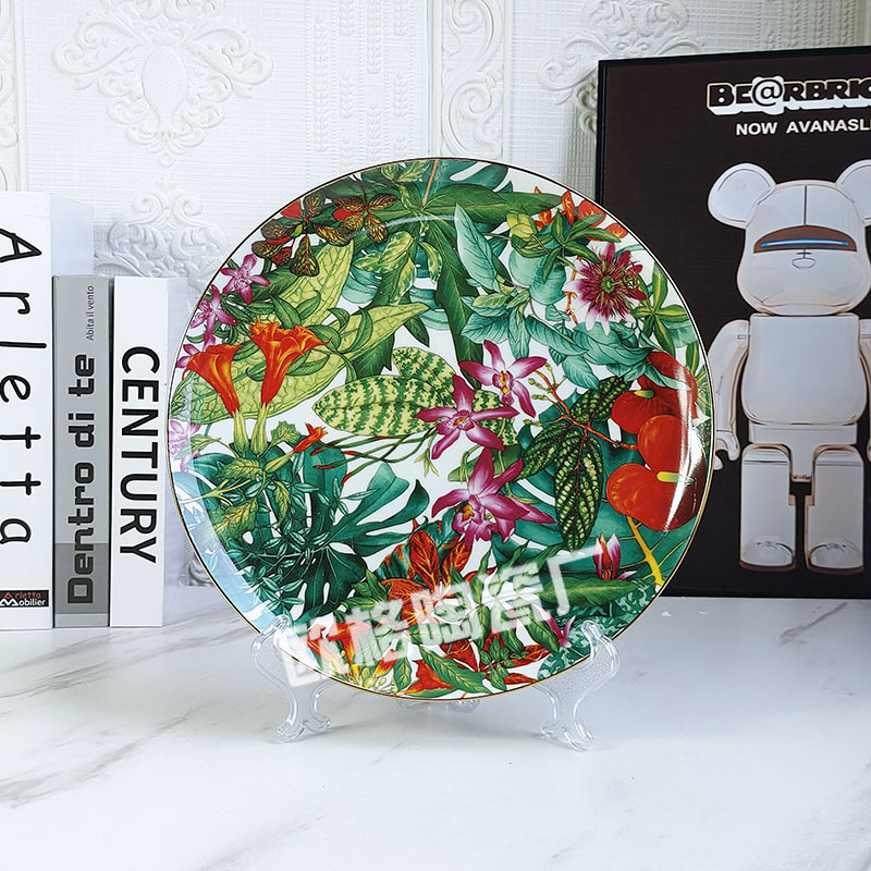 Set posuđa od kostnog porcelana s cvjetnim uzorkom na premazanom završnom sloju, lagani luksuzni retro stil; pakiranje u dvije kutije, mogućnost prilagođavanja