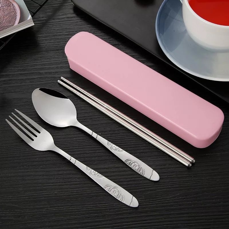 Set posuđa od nehrđajućeg čelika za studente s chopsticks, vilice i žlice u prijenosnoj kutiji